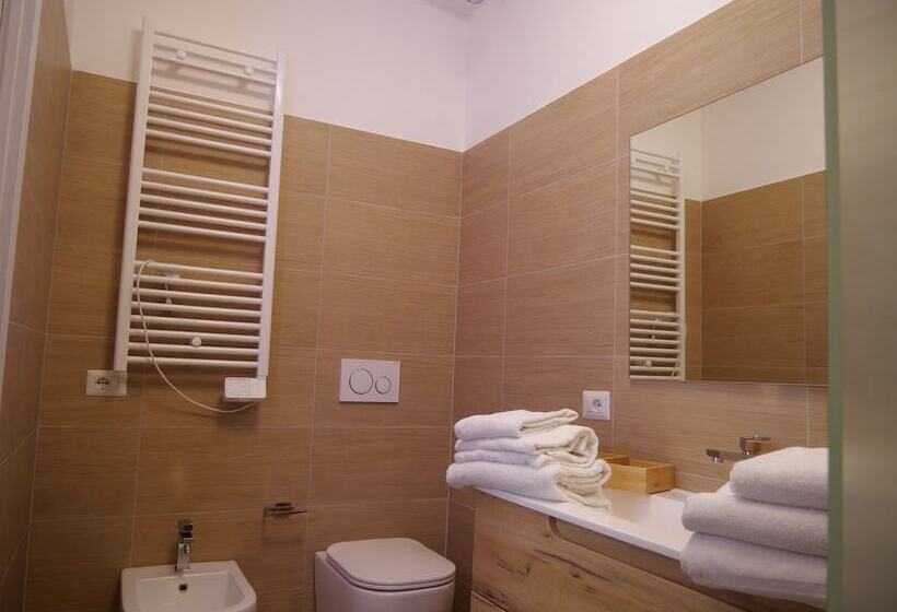 ペンション Our Guest House