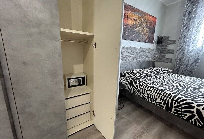 ペンション Our Guest House