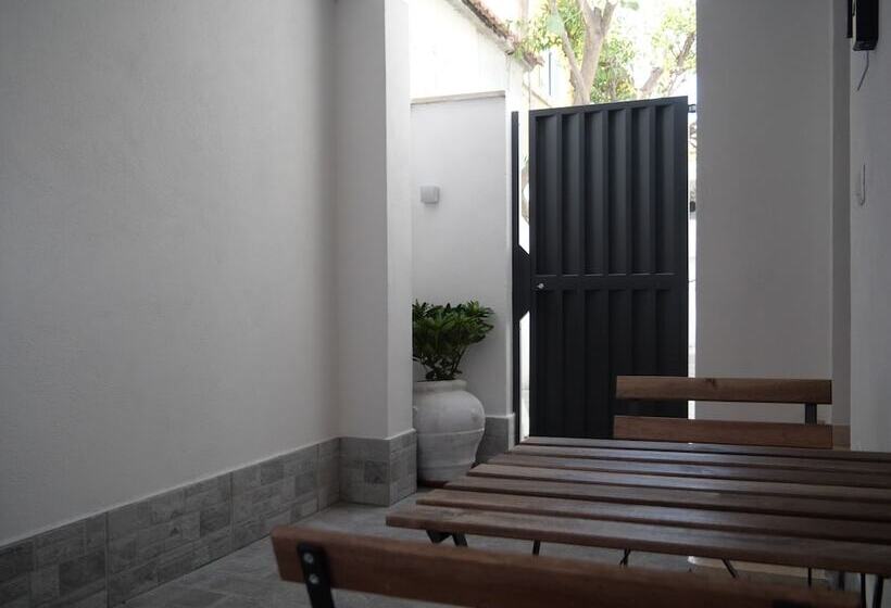 ペンション Our Guest House