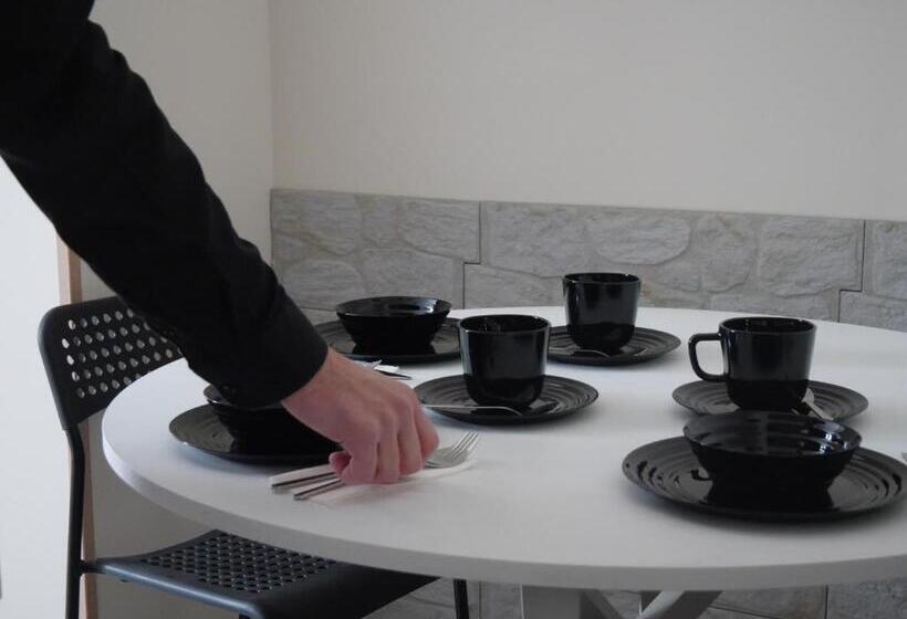 ペンション Our Guest House