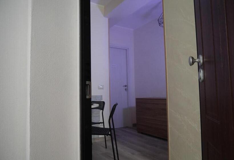 ペンション Our Guest House