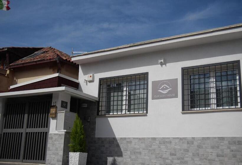 ペンション Our Guest House