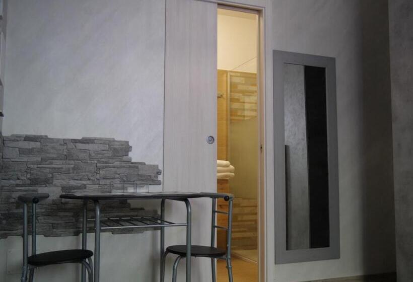 ペンション Our Guest House