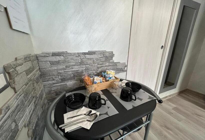 ペンション Our Guest House