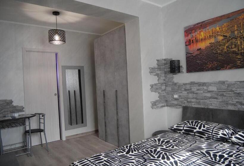 ペンション Our Guest House