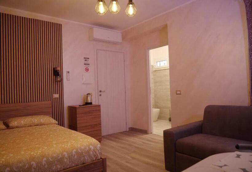 ペンション Our Guest House