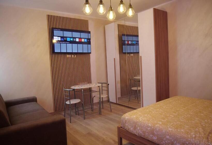 ペンション Our Guest House