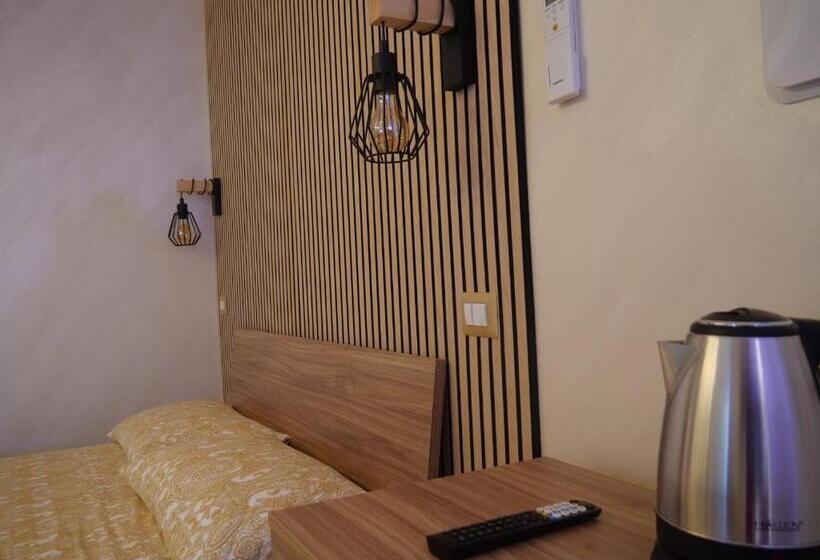 ペンション Our Guest House