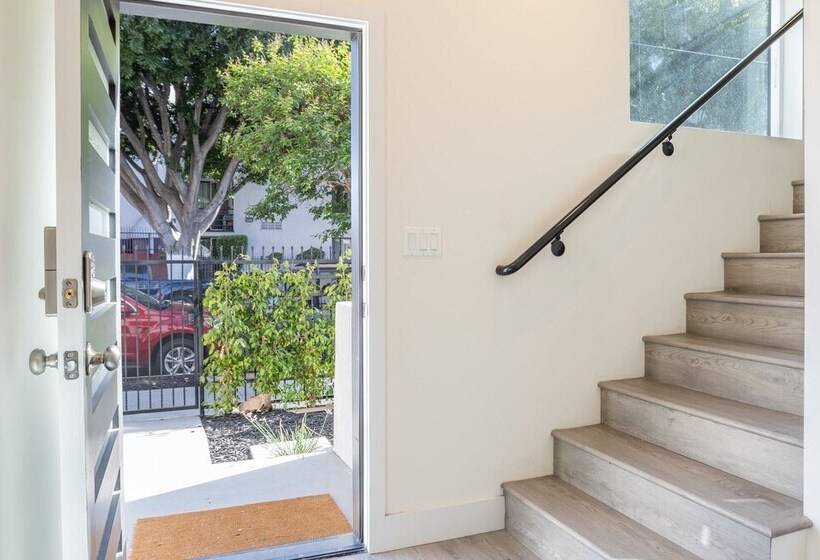 Periwinkle By Avantstay Walk To Staples, Rooftop