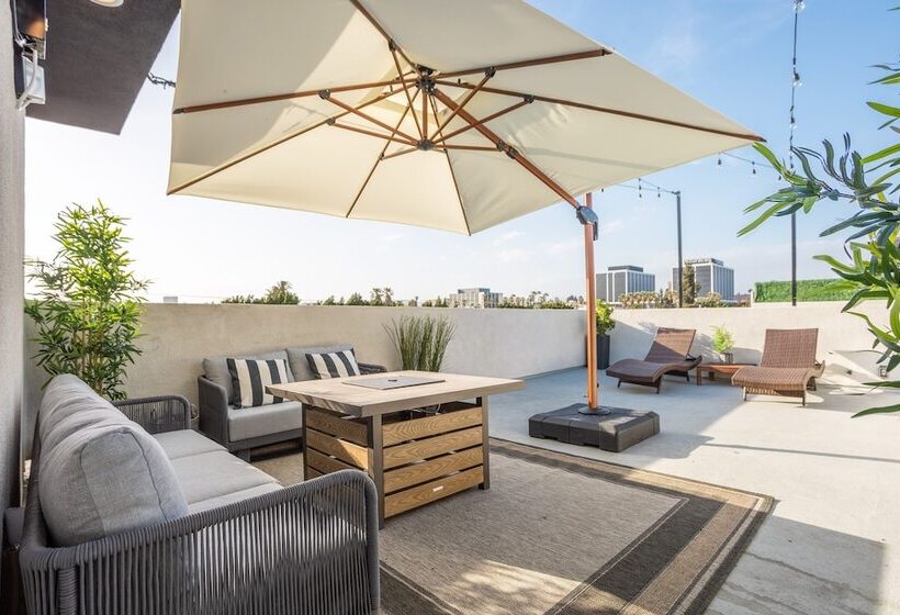 Periwinkle By Avantstay Walk To Staples, Rooftop