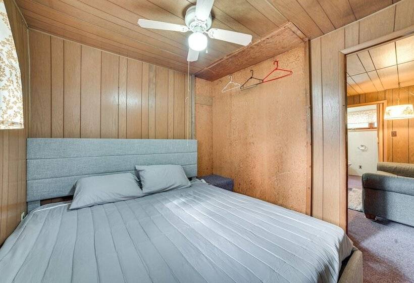 Pet Friendly Alger Cabin   Close To The River!