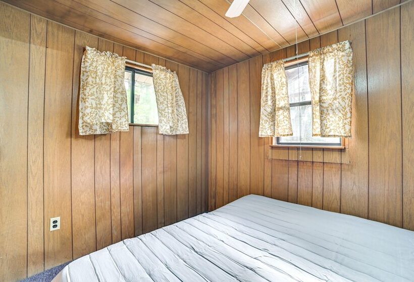 Pet Friendly Alger Cabin   Close To The River!