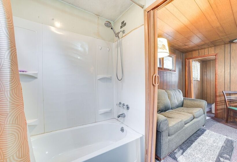 Pet Friendly Alger Cabin   Close To The River!