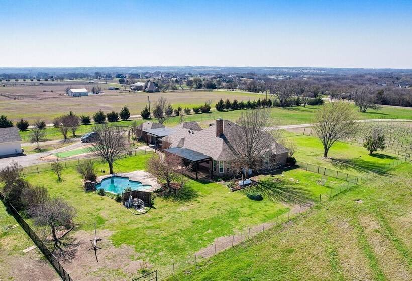 On 10 Acres: Celina Ranch W/ Pool & Fire Pit!