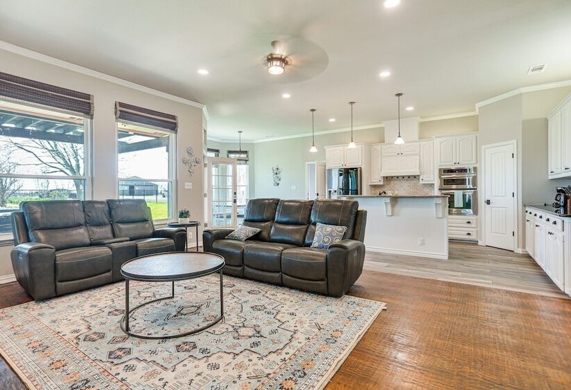 On 10 Acres: Celina Ranch W/ Pool & Fire Pit!