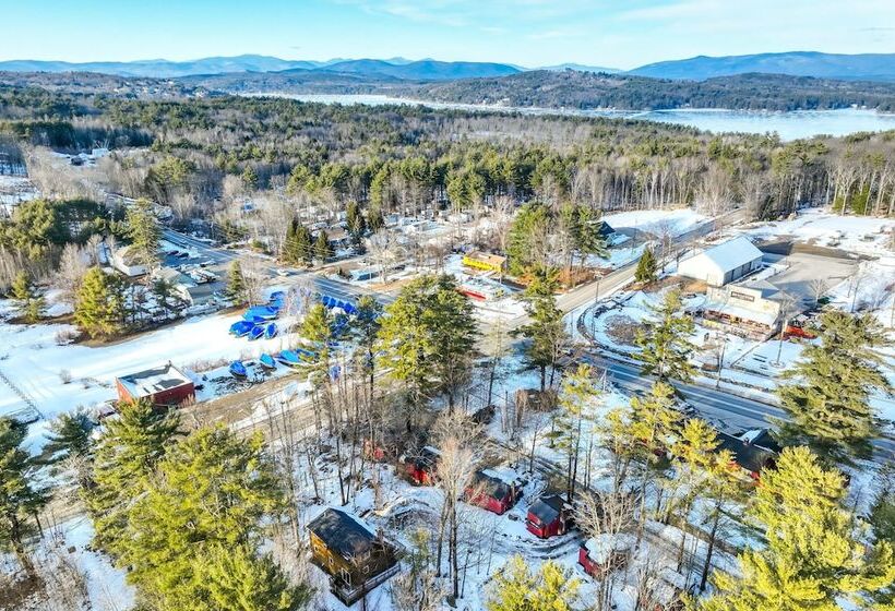 Pet Friendly Laconia Cabin W/ Fireplace + Deck!