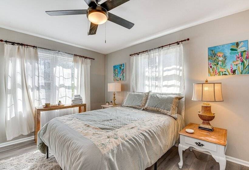 Pet Friendly Mableton Home W/ Grill & Fire Pit!