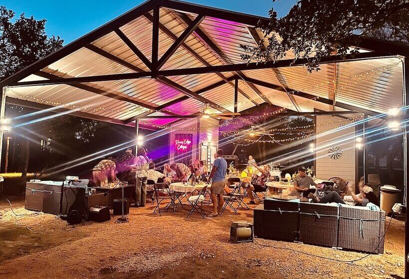 Primrose Waterfront With Hot Tub