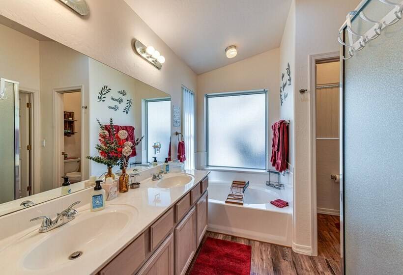 Quiet Chandler Home W/ Game Room, 2 Mi To Downtown