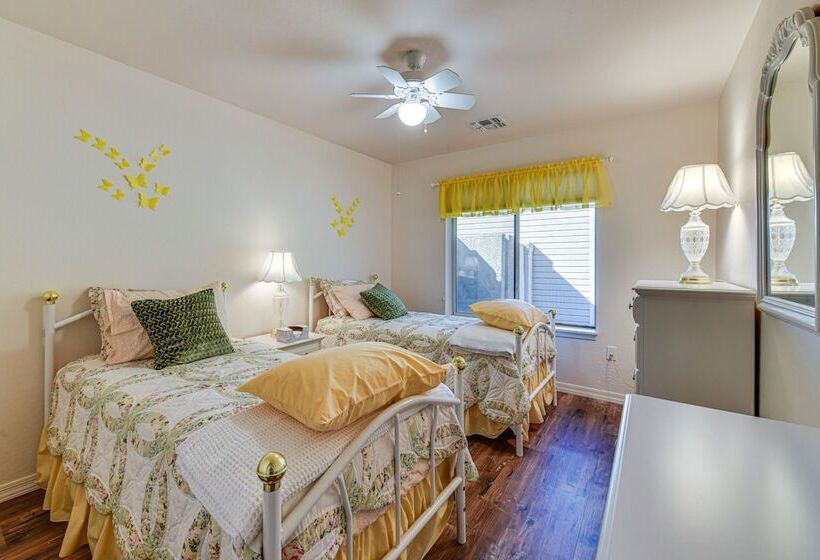 Quiet Chandler Home W/ Game Room, 2 Mi To Downtown
