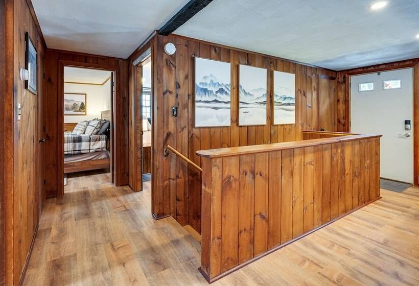 Renovated North Conway Retreat Near Saco River!