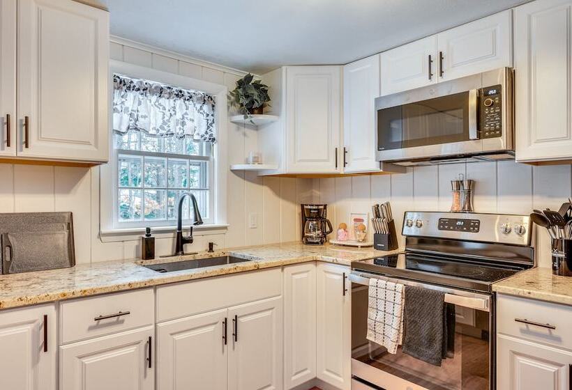 Renovated North Conway Retreat Near Saco River!