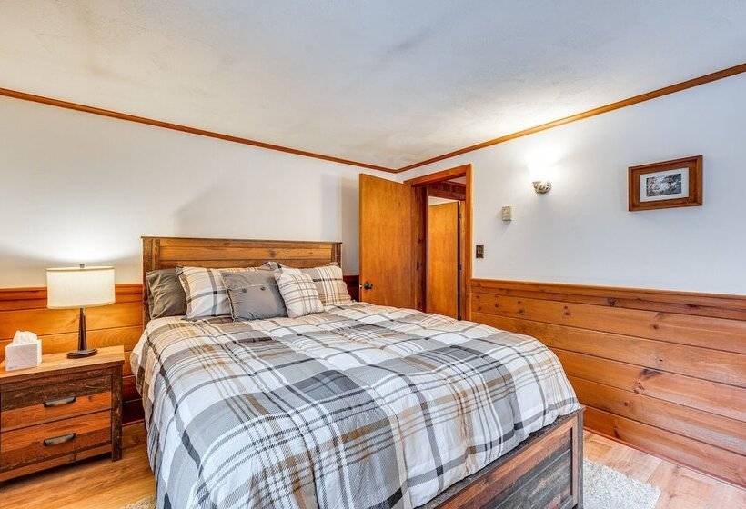 Renovated North Conway Retreat Near Saco River!