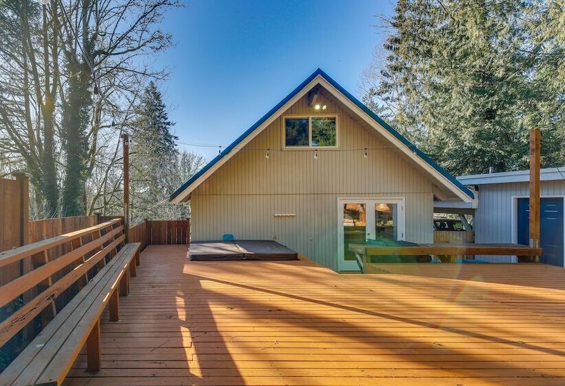 Renton Home W/ Fire Pit: Steps To Lake Access!