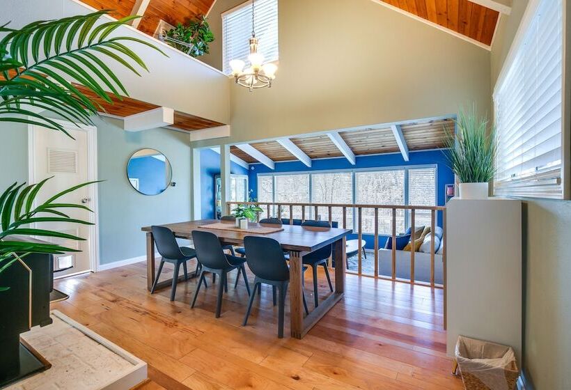 Renton Home W/ Fire Pit: Steps To Lake Access!