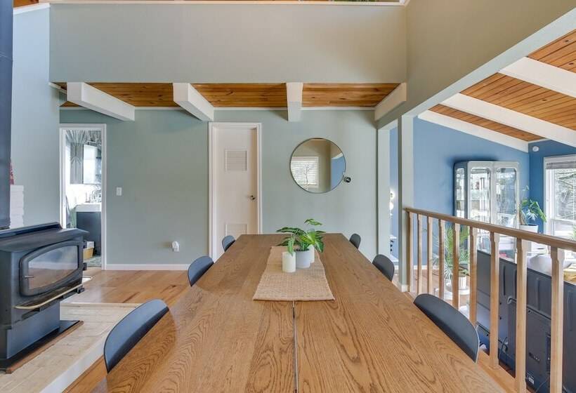 Renton Home W/ Fire Pit: Steps To Lake Access!