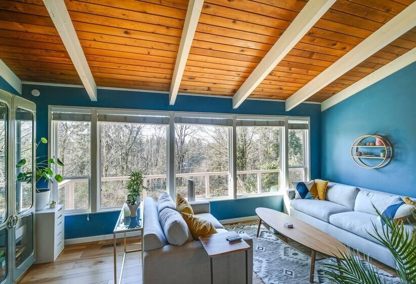 Renton Home W/ Fire Pit: Steps To Lake Access!