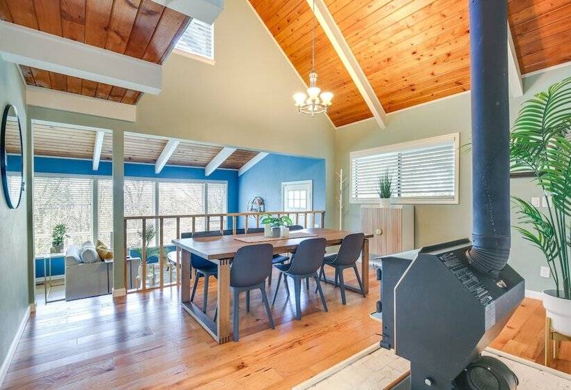 Renton Home W/ Fire Pit: Steps To Lake Access!