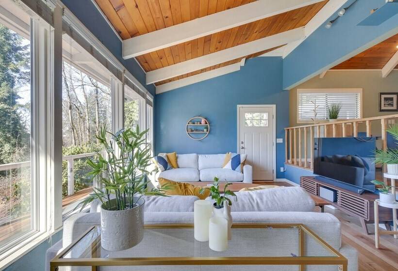 Renton Home W/ Fire Pit: Steps To Lake Access!