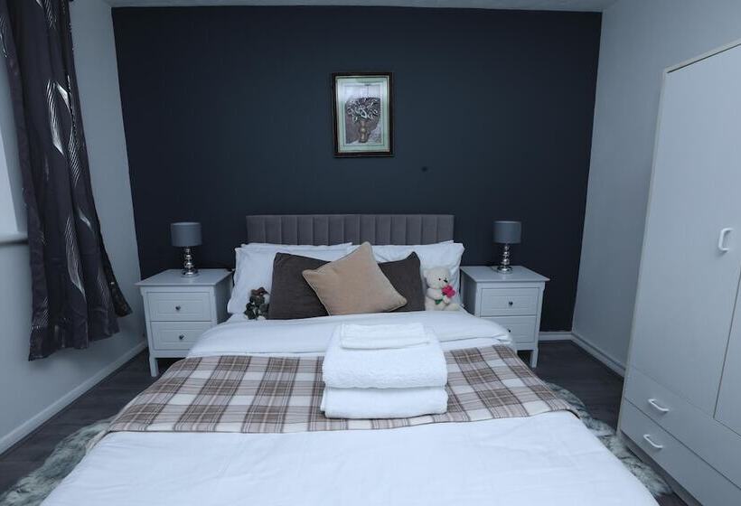 דירת נופש Beautiful 4 Bed House In Erith