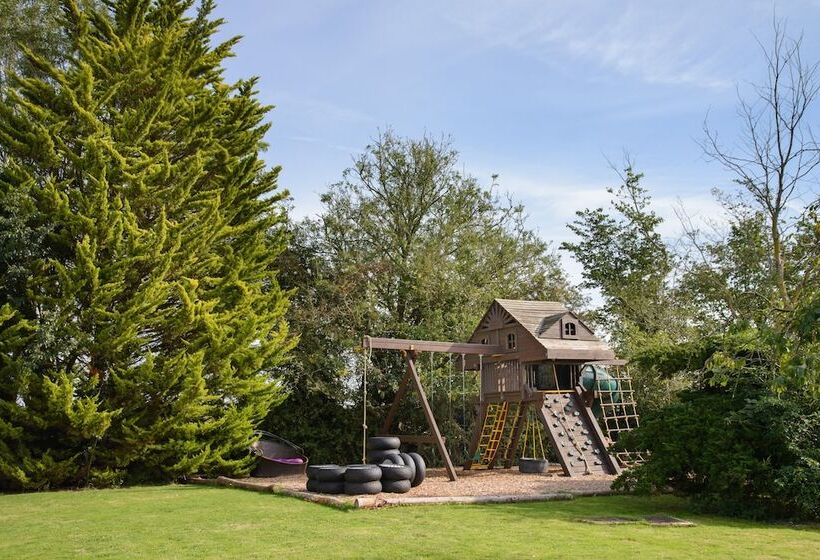 Резиденция Deluxe 2/3 Bed Hottub Skytv