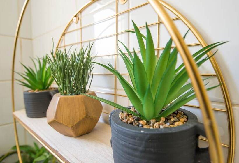 דירת נופש Charming 1 Bed House In London