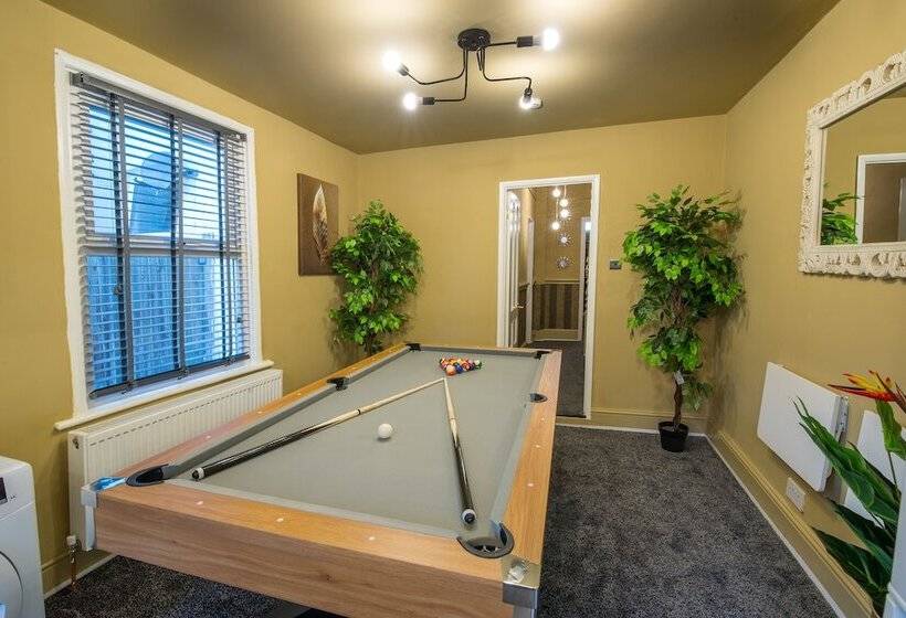 דירת נופש Charming 1 Bed House In London