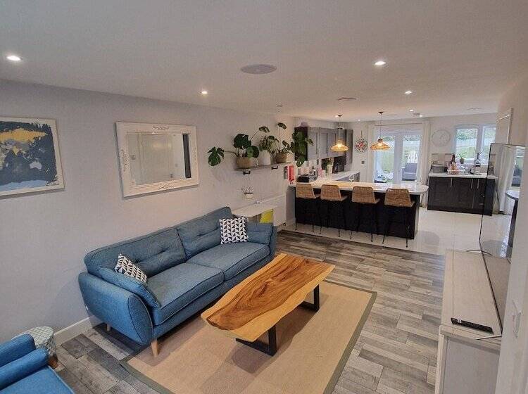 레지던스 Charming 3 Bed House In Newquay