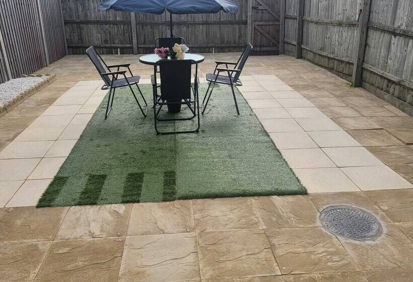 Резиденция Exquisite 3 Bed Royal Pearl Home In Greater London