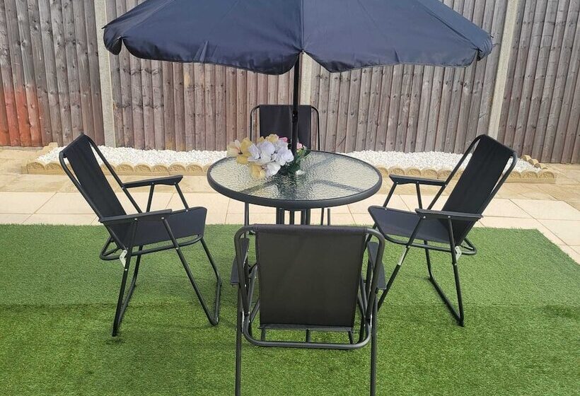 Резиденция Exquisite 3 Bed Royal Pearl Home In Greater London