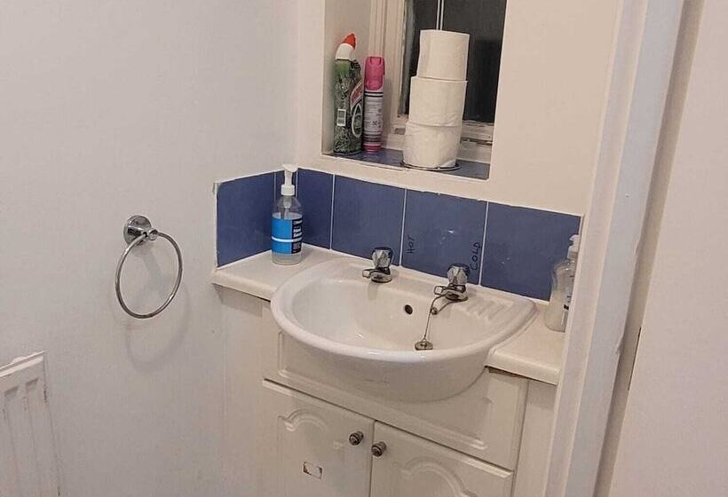 Резиденция Exquisite 3 Bed Royal Pearl Home In Greater London