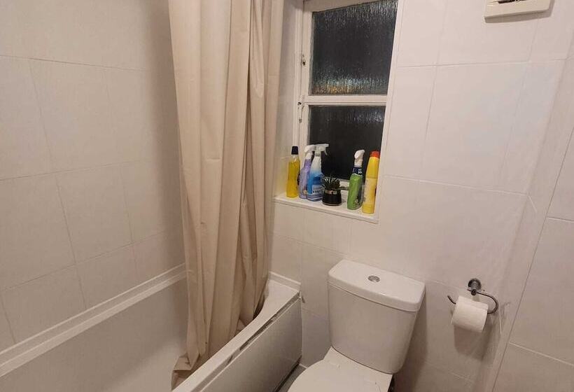 Резиденция Exquisite 3 Bed Royal Pearl Home In Greater London