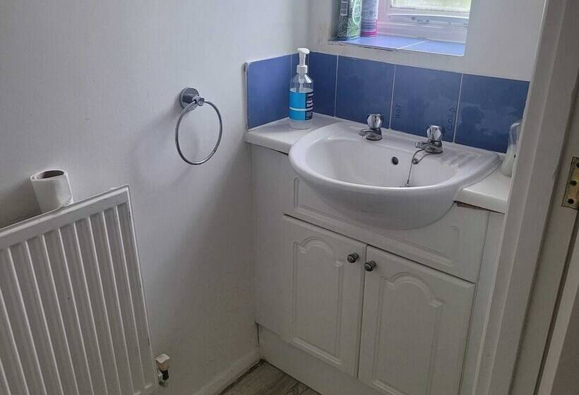 Резиденция Exquisite 3 Bed Royal Pearl Home In Greater London