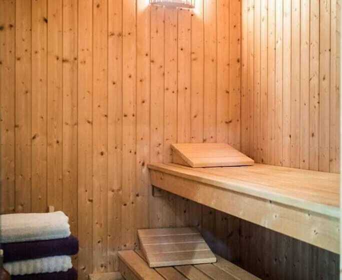 住所  Large 3 Bed House With Separately Bookable Studio