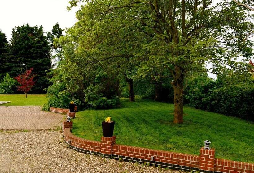 דירת נופש Deluxe 2 Bed Versace Hottub Skytv