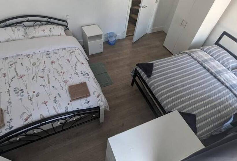 레지던스 Rahal Outram