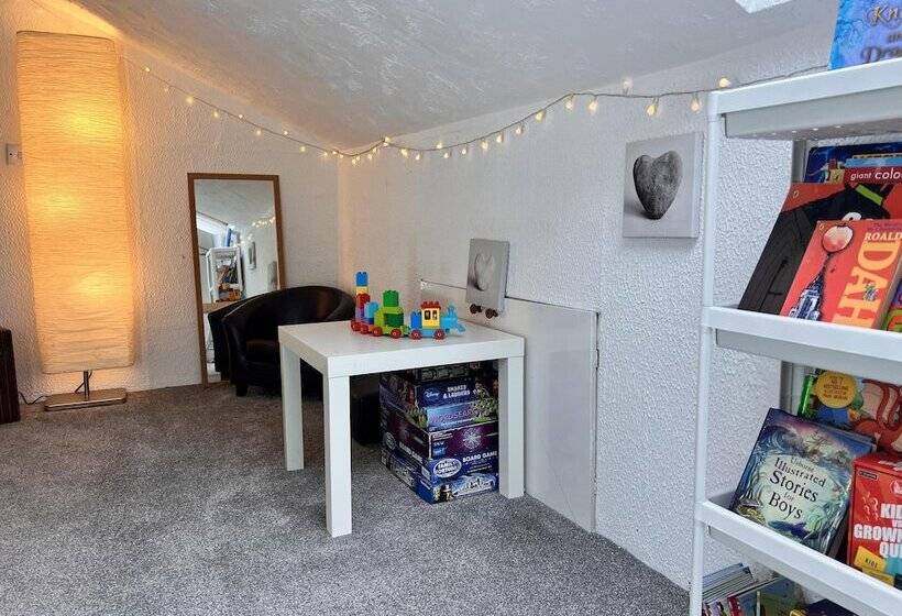 Резиденция Blue Sky  2 Bedroom Enclosed Garden Parking, Wifi