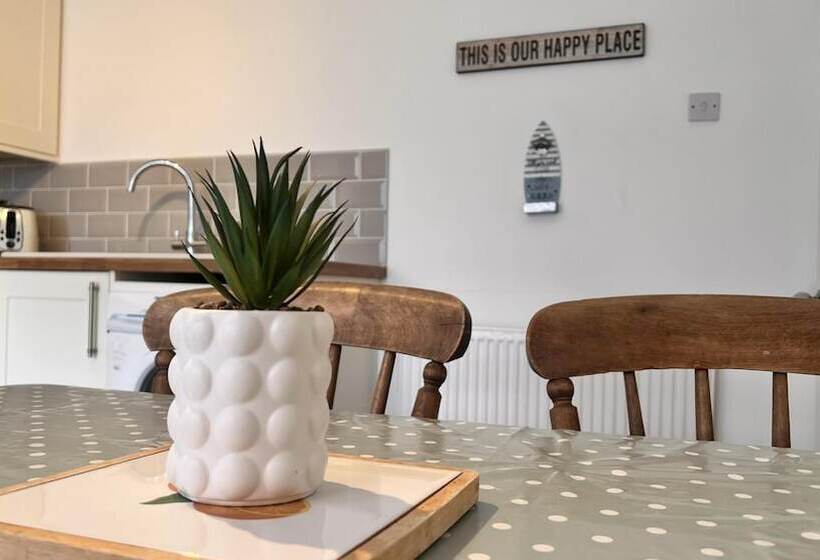 Резиденция Blue Sky  2 Bedroom Enclosed Garden Parking, Wifi