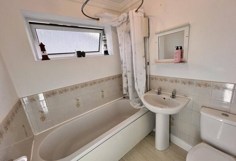 Резиденция Blue Sky  2 Bedroom Enclosed Garden Parking, Wifi