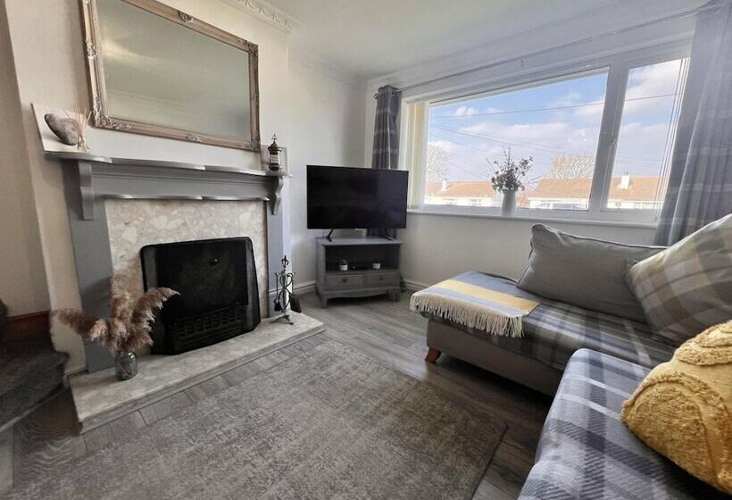 Резиденция Blue Sky  2 Bedroom Enclosed Garden Parking, Wifi